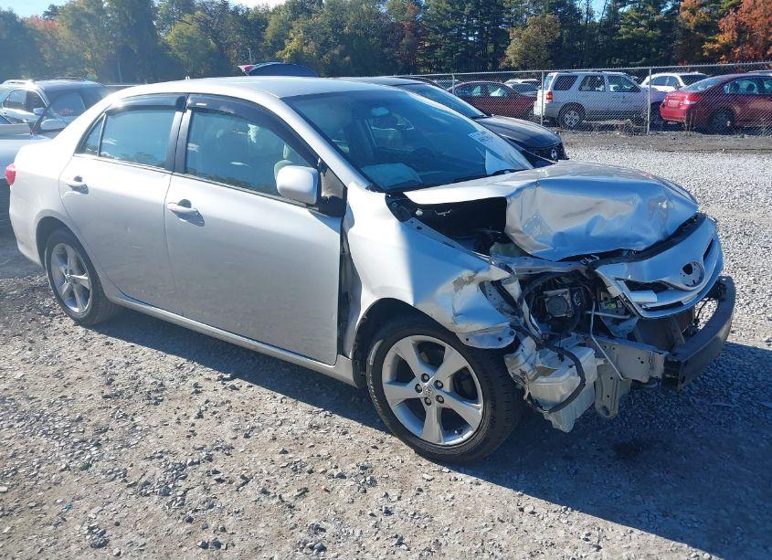 2011 Toyota Corolla LE (VIN 2T1BU4EE3BC635277) main photo