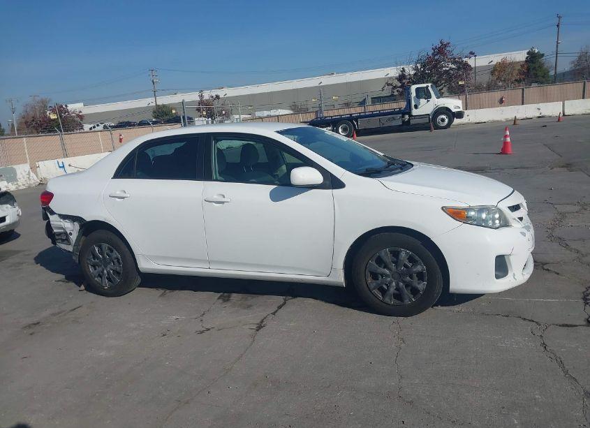 Photo 13 of 2011 Toyota Corolla LE (VIN 2T1BU4EE3BC652872)