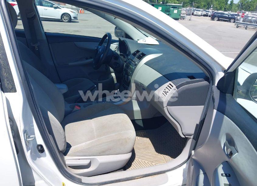 Photo 5 of 2011 Toyota Corolla LE (VIN 2T1BU4EE3BC654749)