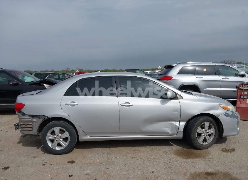 Photo 14 of 2011 Toyota Corolla LE (VIN 2T1BU4EE3BC655772)