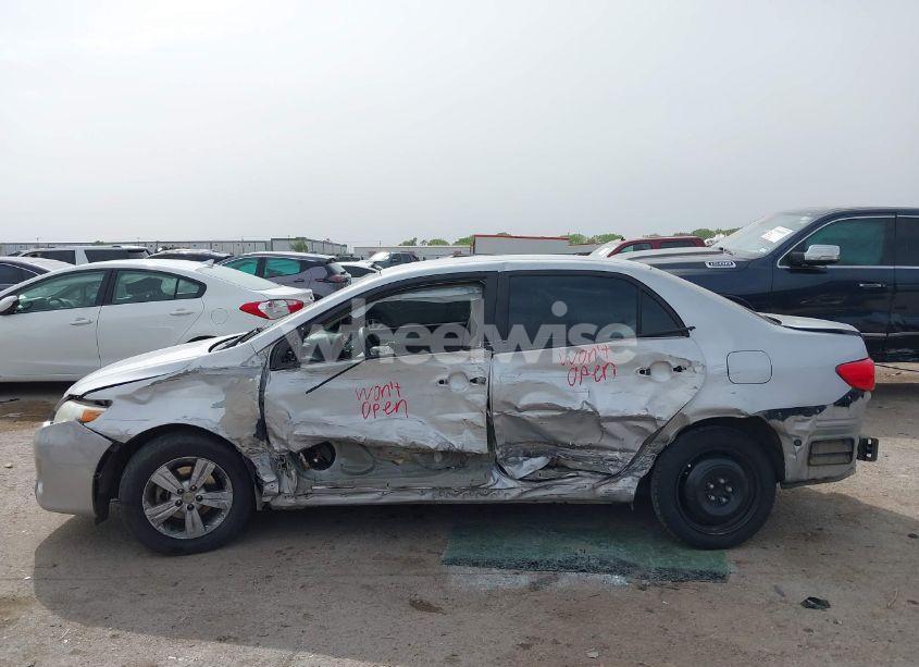 Photo 15 of 2011 Toyota Corolla LE (VIN 2T1BU4EE3BC655772)