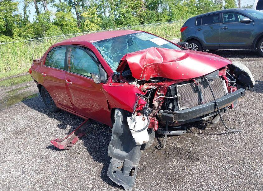 2011 Toyota Corolla LE (VIN 2T1BU4EE3BC676573) main photo