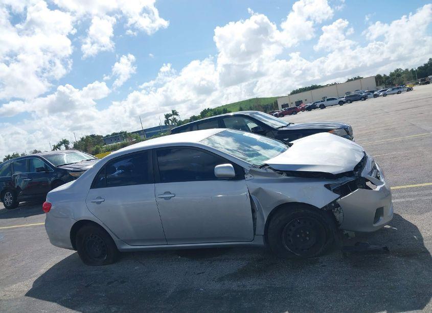 Photo 13 of 2011 Toyota Corolla LE (VIN 2T1BU4EE3BC715419)