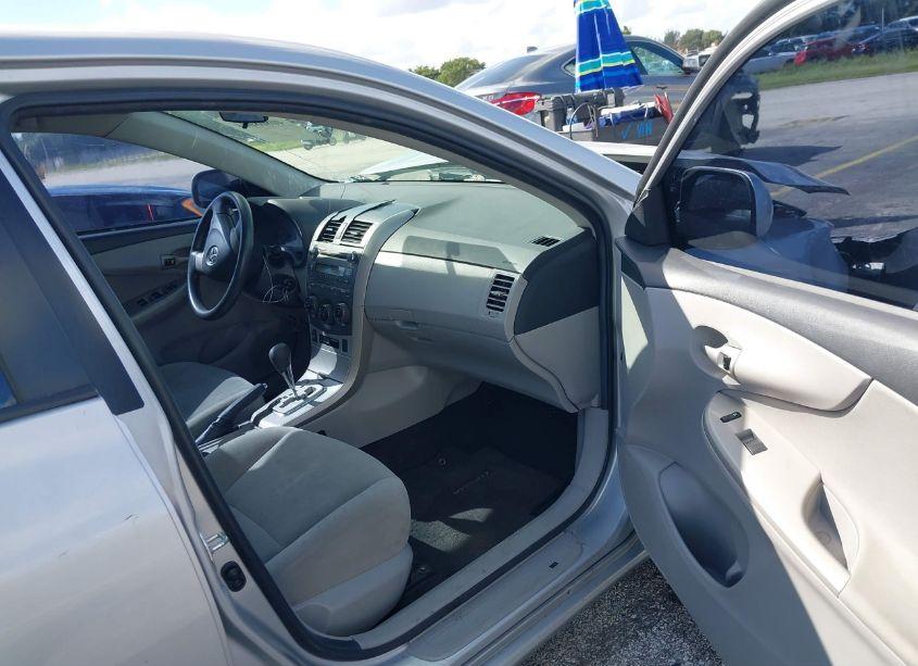 Photo 5 of 2011 Toyota Corolla LE (VIN 2T1BU4EE3BC715419)