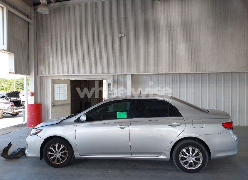 Photo 14 of 2011 Toyota Corolla LE (VIN 2T1BU4EE3BC719888)