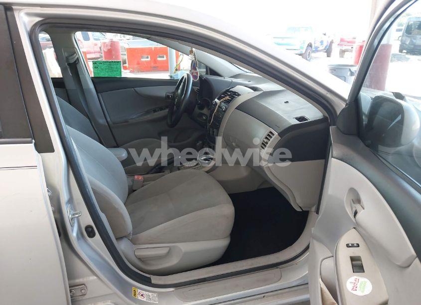 Photo 5 of 2011 Toyota Corolla LE (VIN 2T1BU4EE3BC719888)