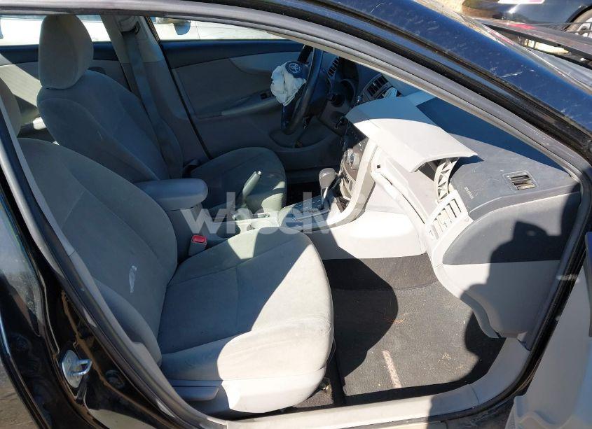 Photo 5 of 2011 Toyota Corolla LE (VIN 2T1BU4EE3BC720054)