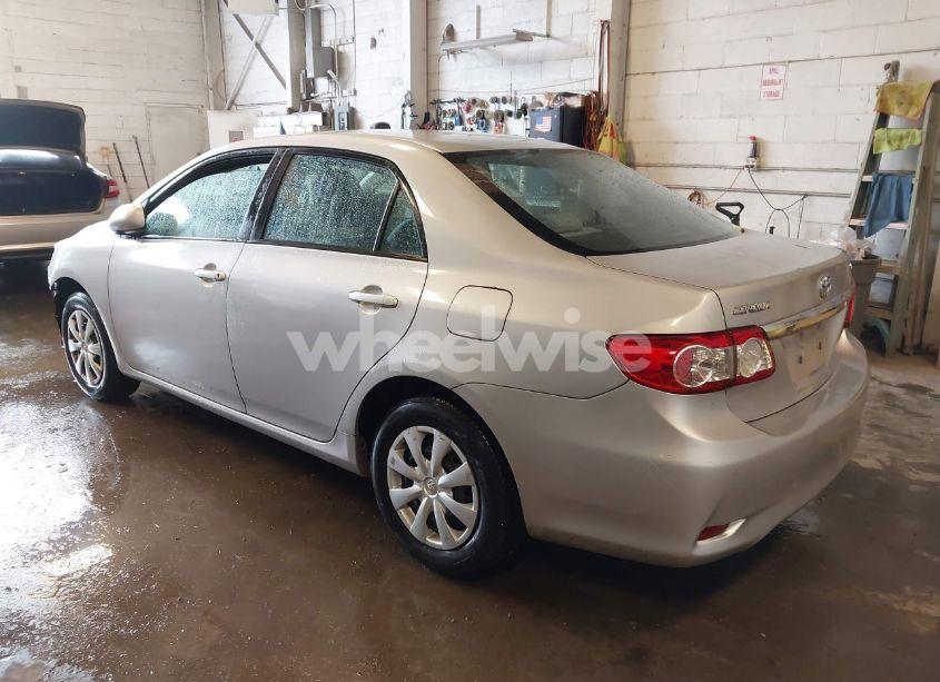 Photo 3 of 2011 Toyota Corolla LE (VIN 2T1BU4EE3BC727876)