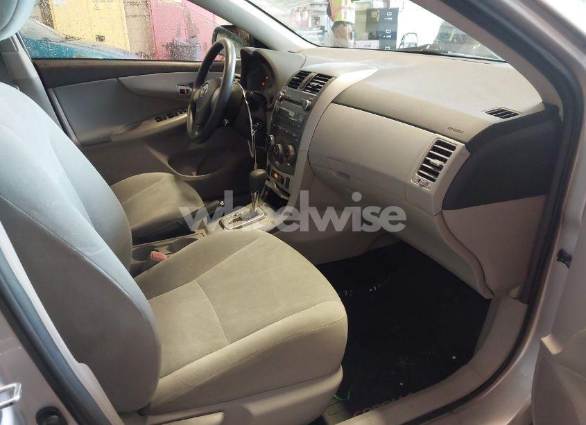 Photo 5 of 2011 Toyota Corolla LE (VIN 2T1BU4EE3BC727876)