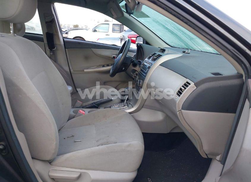 Photo 5 of 2012 Toyota Corolla LE (VIN 2T1BU4EE3CC768722)