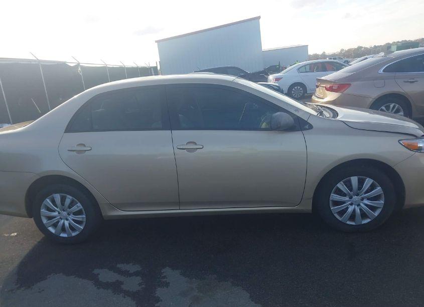 Photo 13 of 2012 Toyota Corolla LE (VIN 2T1BU4EE3CC850174)