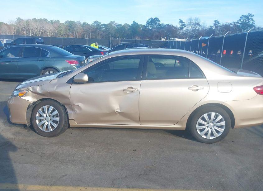 Photo 14 of 2012 Toyota Corolla LE (VIN 2T1BU4EE3CC850174)