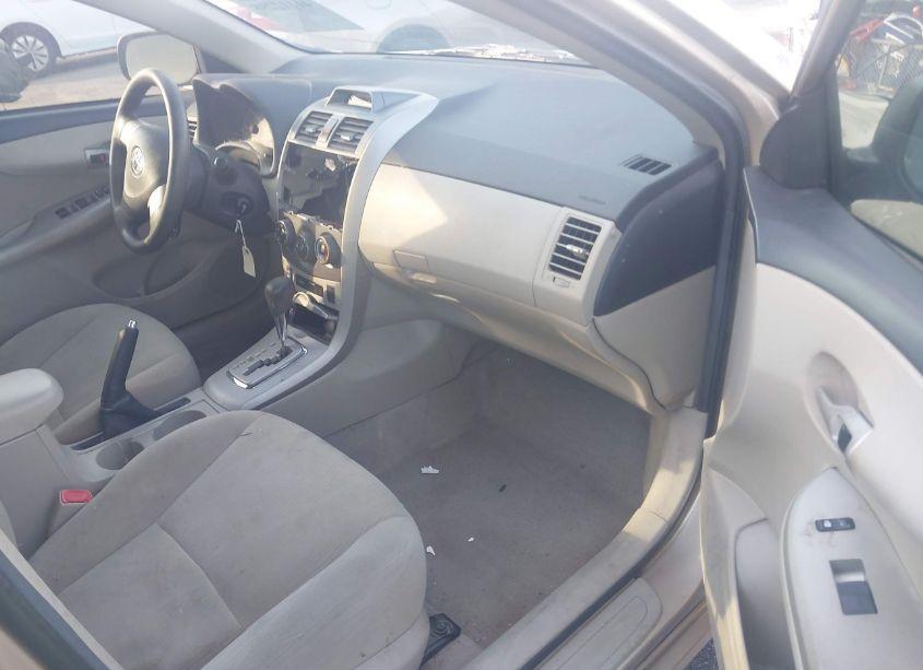 Photo 5 of 2012 Toyota Corolla LE (VIN 2T1BU4EE3CC850174)