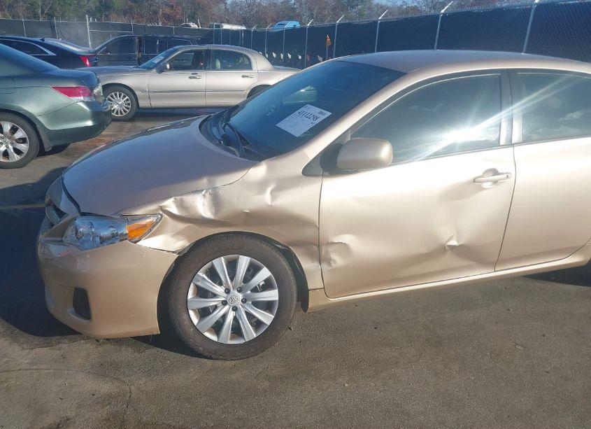 Photo 6 of 2012 Toyota Corolla LE (VIN 2T1BU4EE3CC850174)