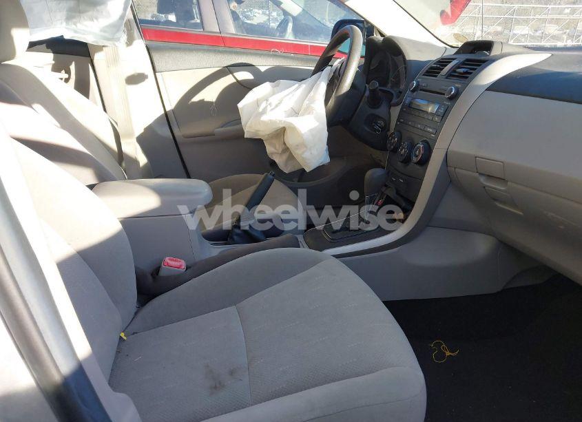 Photo 5 of 2012 Toyota Corolla L (VIN 2T1BU4EE3CC884096)