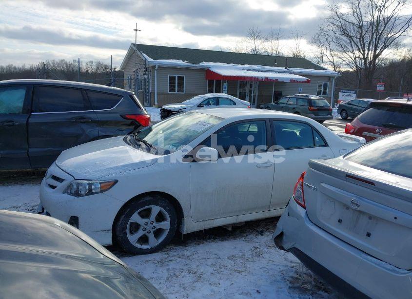 Photo 15 of 2012 Toyota Corolla S (VIN 2T1BU4EE3CC885961)