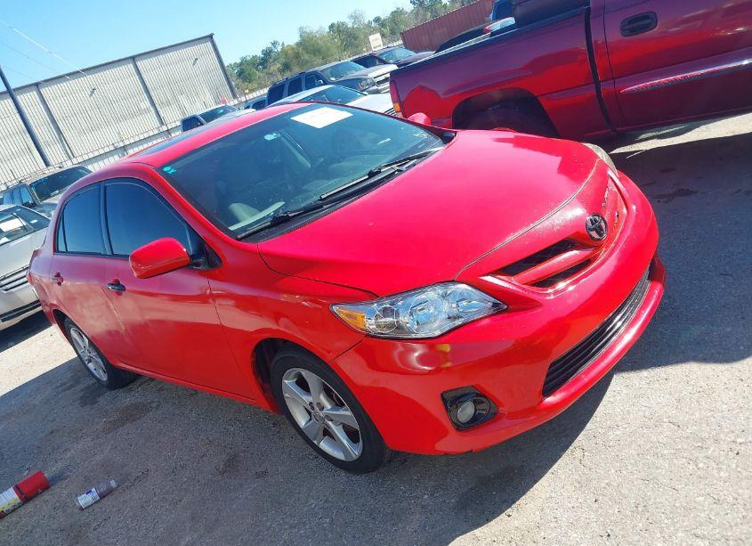 2013 Toyota Corolla LE (VIN 2T1BU4EE3DC017458) main photo