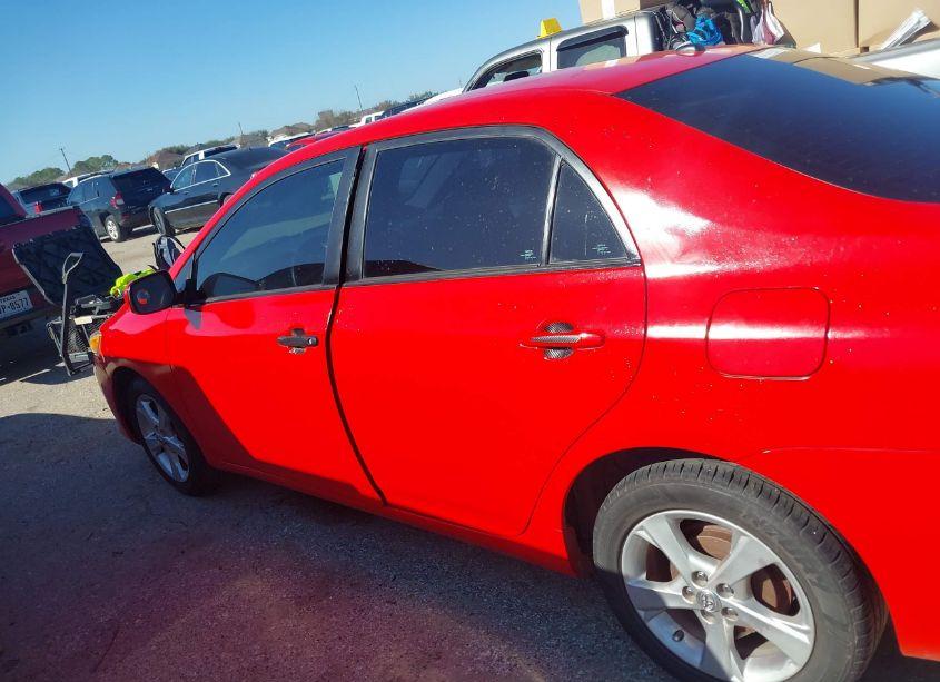 Photo 14 of 2013 Toyota Corolla LE (VIN 2T1BU4EE3DC017458)