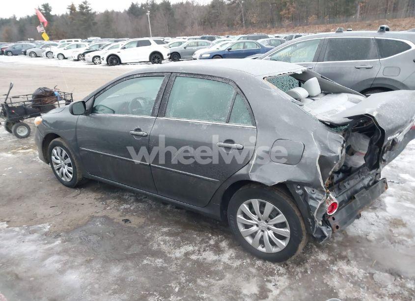 Photo 14 of 2013 Toyota Corolla LE (VIN 2T1BU4EE3DC039881)