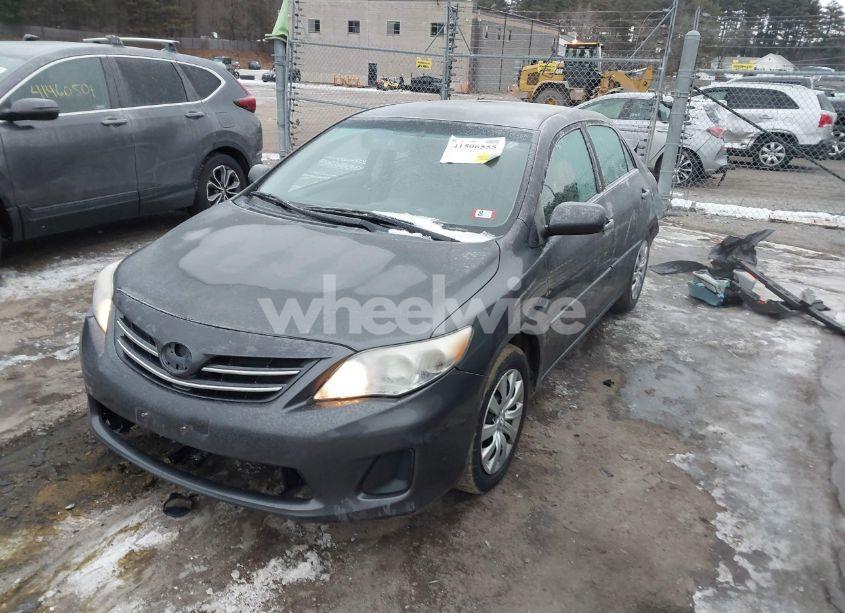 Photo 2 of 2013 Toyota Corolla LE (VIN 2T1BU4EE3DC039881)