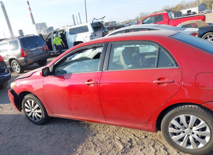 Photo 14 of 2013 Toyota Corolla LE (VIN 2T1BU4EE3DC054588)