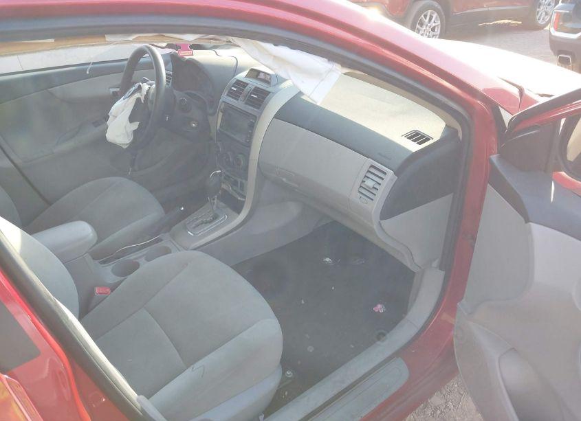 Photo 5 of 2013 Toyota Corolla LE (VIN 2T1BU4EE3DC054588)