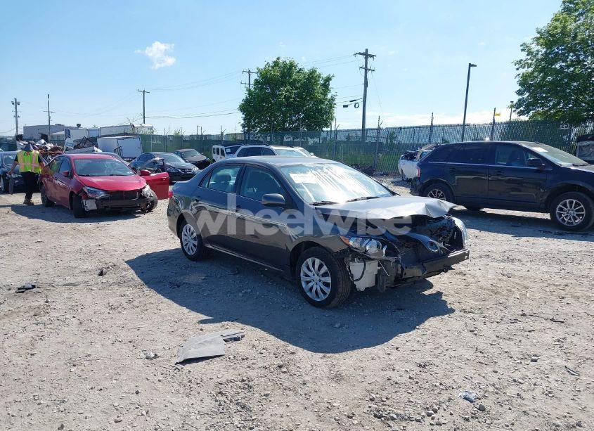 2013 Toyota Corolla LE (VIN 2T1BU4EE3DC059127) main photo
