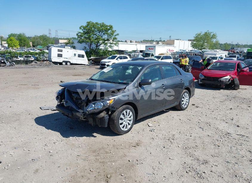 Photo 2 of 2013 Toyota Corolla LE (VIN 2T1BU4EE3DC059127)