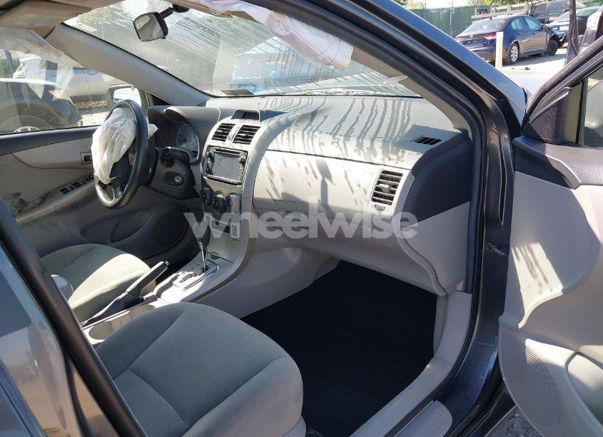 Photo 5 of 2013 Toyota Corolla LE (VIN 2T1BU4EE3DC059127)