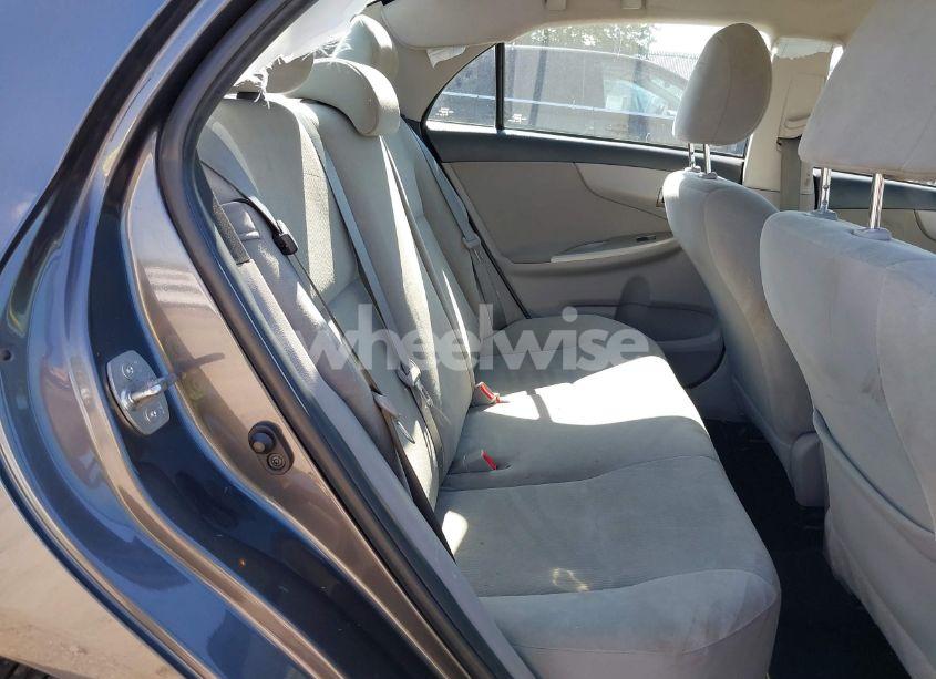 Photo 8 of 2013 Toyota Corolla LE (VIN 2T1BU4EE3DC059127)