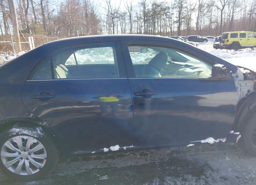 Photo 13 of 2013 Toyota Corolla LE (VIN 2T1BU4EE3DC065140)