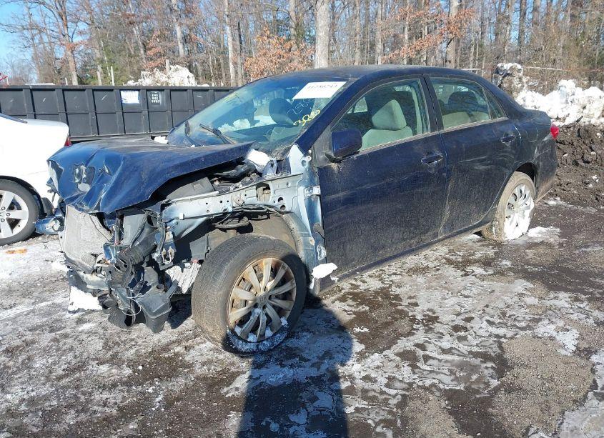 Photo 2 of 2013 Toyota Corolla LE (VIN 2T1BU4EE3DC065140)