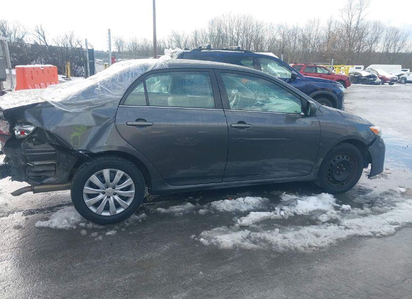 Photo 13 of 2013 Toyota Corolla LE (VIN 2T1BU4EE3DC066529)