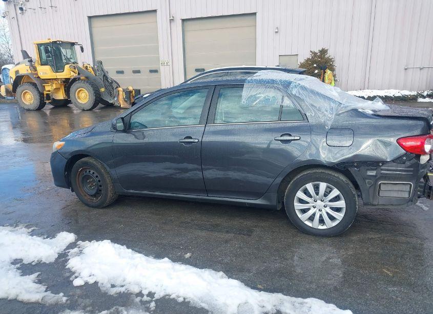 Photo 14 of 2013 Toyota Corolla LE (VIN 2T1BU4EE3DC066529)