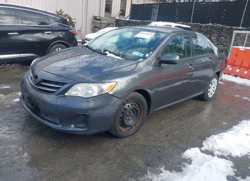 Photo 2 of 2013 Toyota Corolla LE (VIN 2T1BU4EE3DC066529)