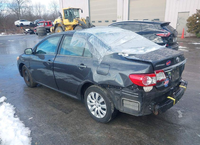 Photo 3 of 2013 Toyota Corolla LE (VIN 2T1BU4EE3DC066529)