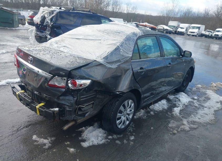 Photo 4 of 2013 Toyota Corolla LE (VIN 2T1BU4EE3DC066529)