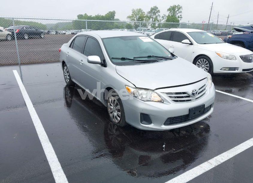 2013 Toyota Corolla LE (VIN 2T1BU4EE3DC082262) main photo