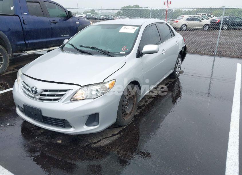 Photo 2 of 2013 Toyota Corolla LE (VIN 2T1BU4EE3DC082262)
