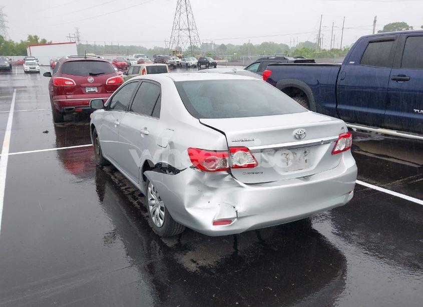 Photo 3 of 2013 Toyota Corolla LE (VIN 2T1BU4EE3DC082262)