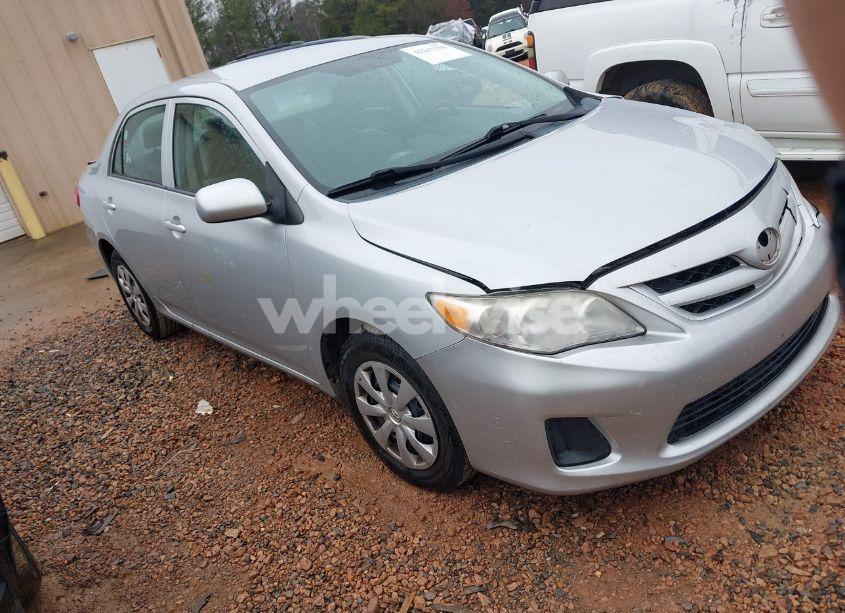 2013 Toyota Corolla L (VIN 2T1BU4EE3DC082472) main photo