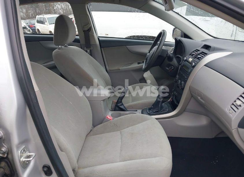 Photo 5 of 2013 Toyota Corolla L (VIN 2T1BU4EE3DC082472)