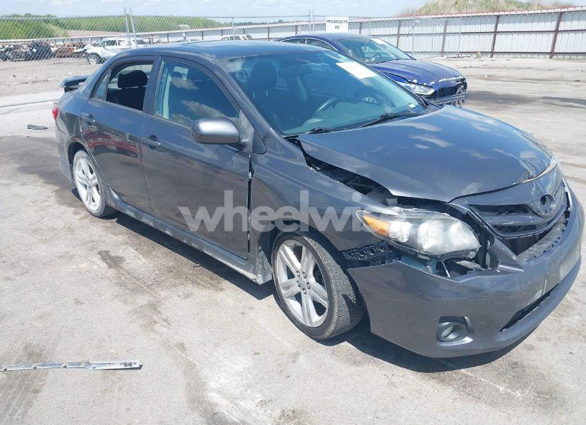 2013 Toyota Corolla S (VIN 2T1BU4EE3DC086215) main photo