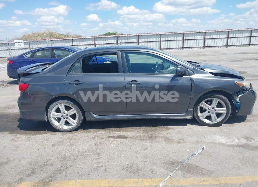 Photo 13 of 2013 Toyota Corolla S (VIN 2T1BU4EE3DC086215)