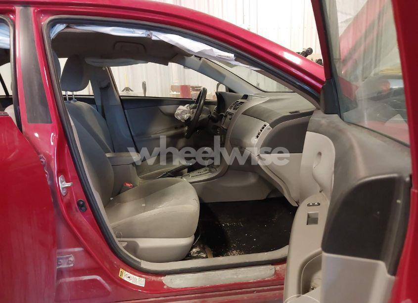 Photo 5 of 2013 Toyota Corolla LE (VIN 2T1BU4EE3DC086599)