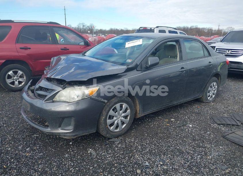 Photo 2 of 2013 Toyota Corolla L (VIN 2T1BU4EE3DC094072)