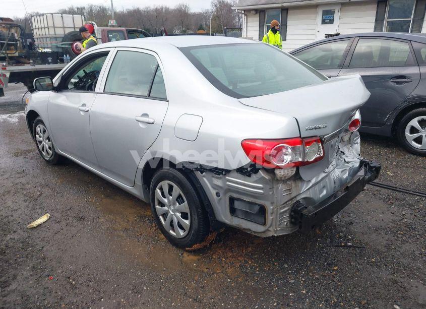 Photo 3 of 2013 Toyota Corolla L (VIN 2T1BU4EE3DC095206)