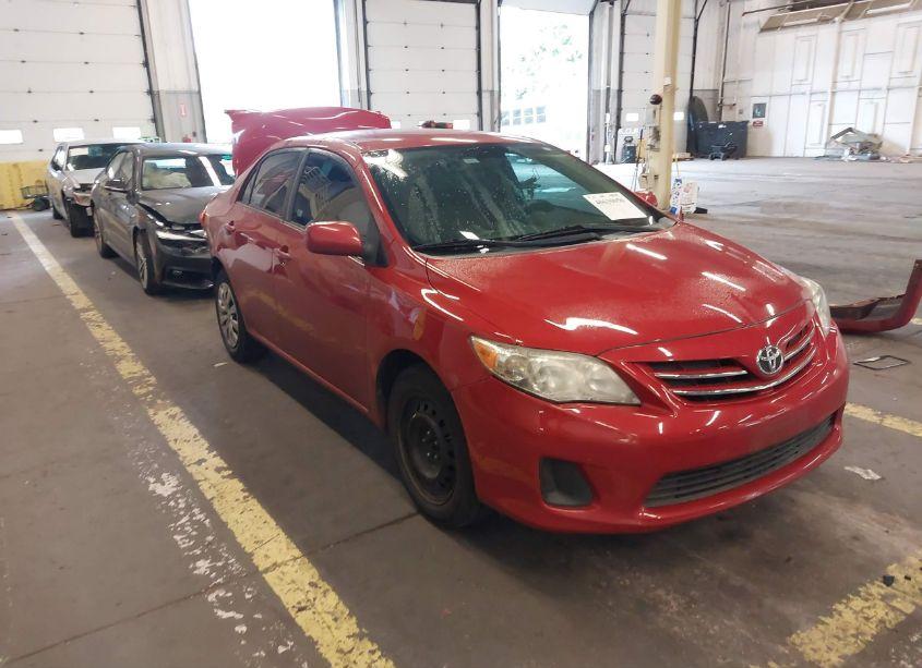 2013 Toyota Corolla LE (VIN 2T1BU4EE3DC095674) main photo