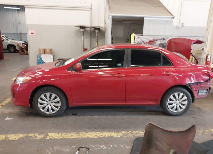 Photo 15 of 2013 Toyota Corolla LE (VIN 2T1BU4EE3DC095674)