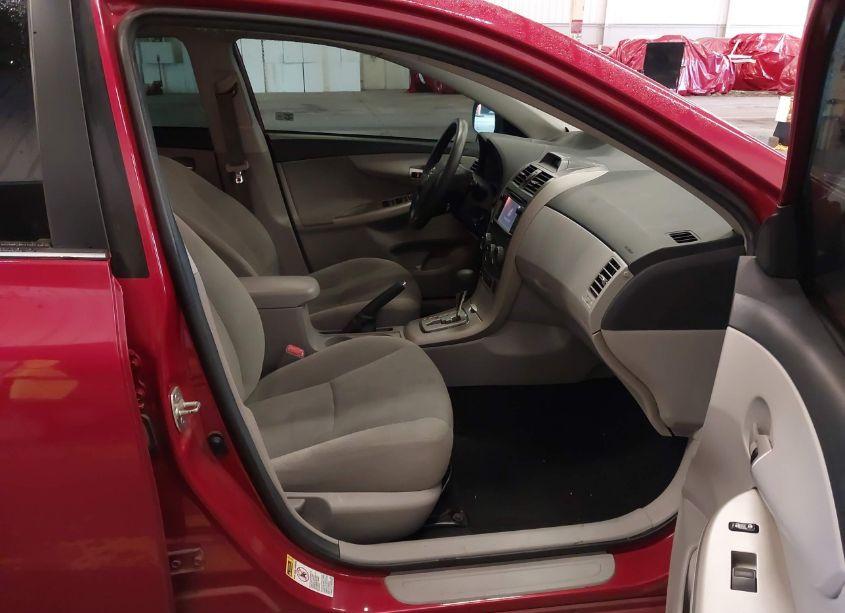 Photo 5 of 2013 Toyota Corolla LE (VIN 2T1BU4EE3DC095674)